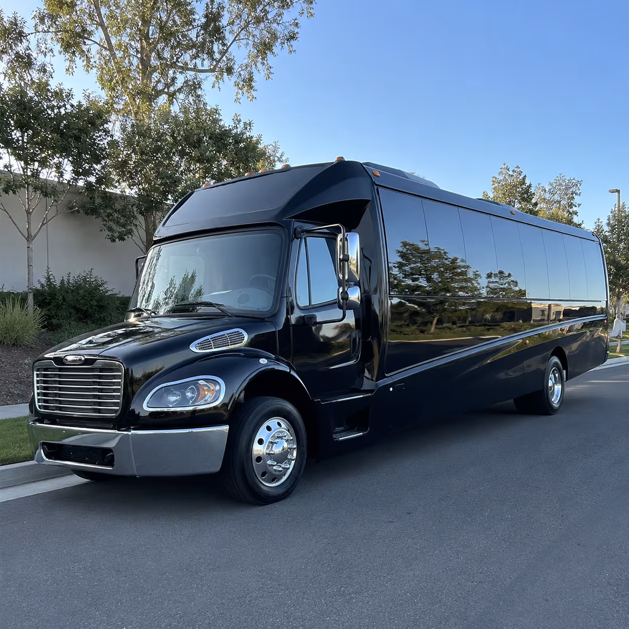 bend 18 passenger minibus