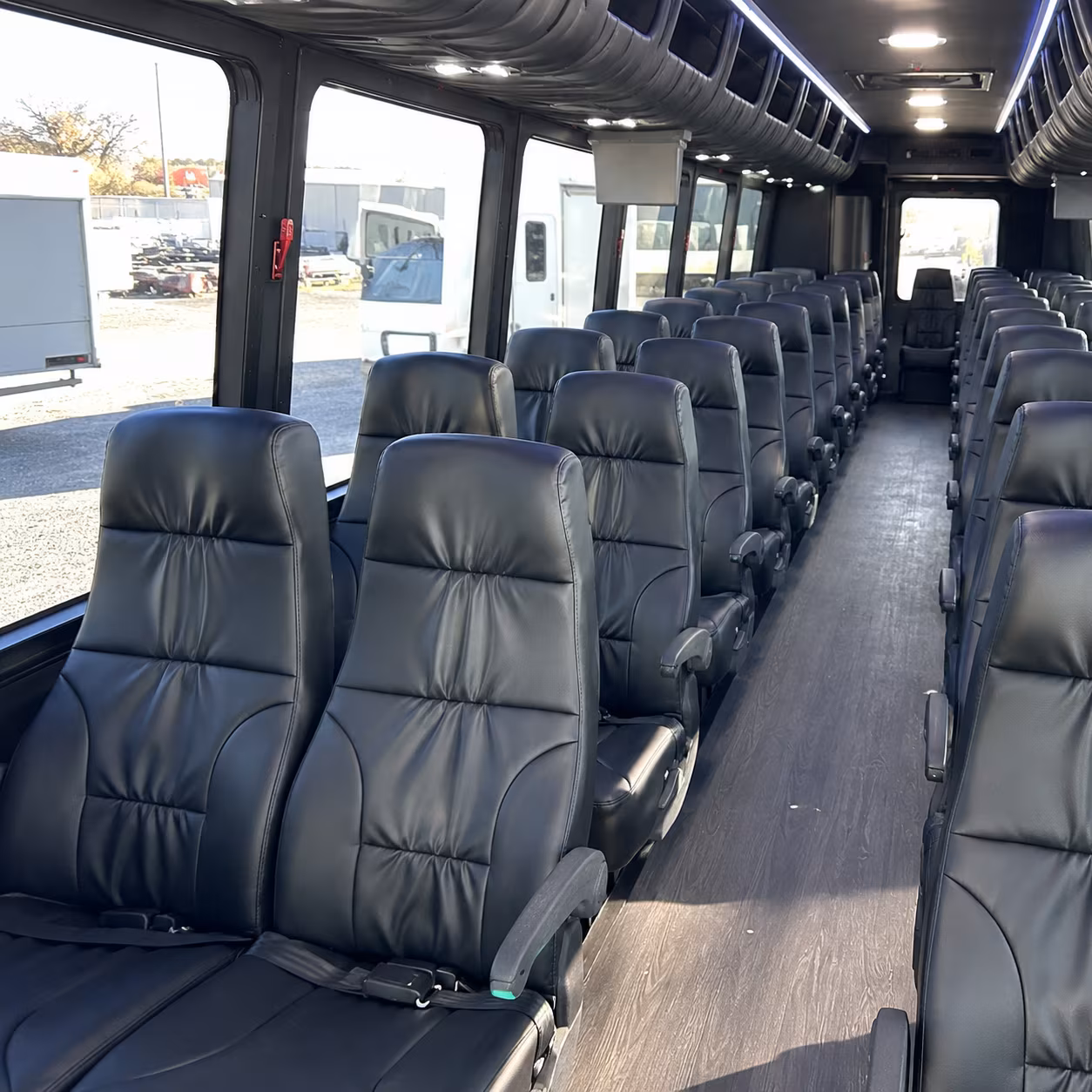 minibuses and charter buses for crater lake and long distance oregon field trips