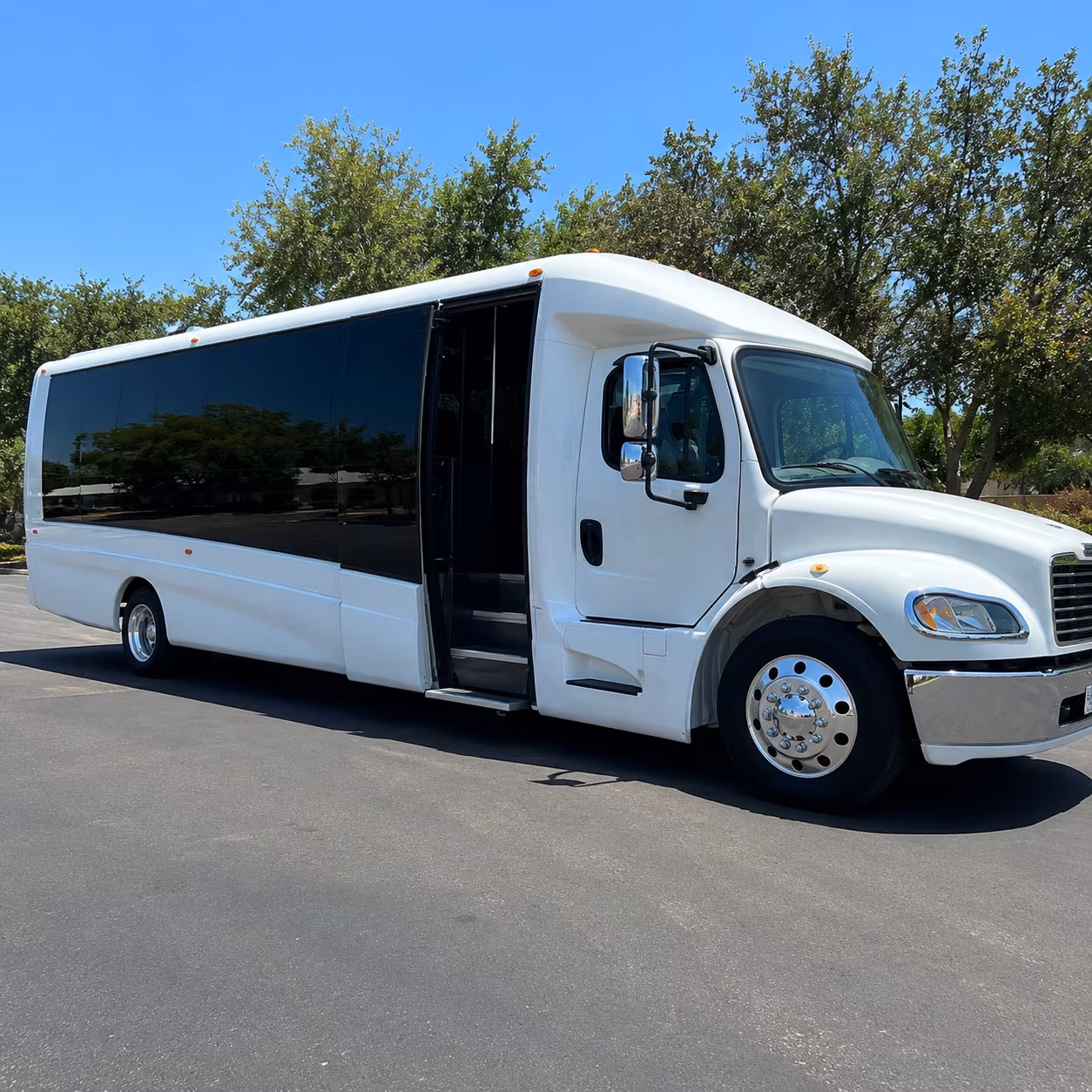 wedding shuttle buses for bend and central oregon celebrations